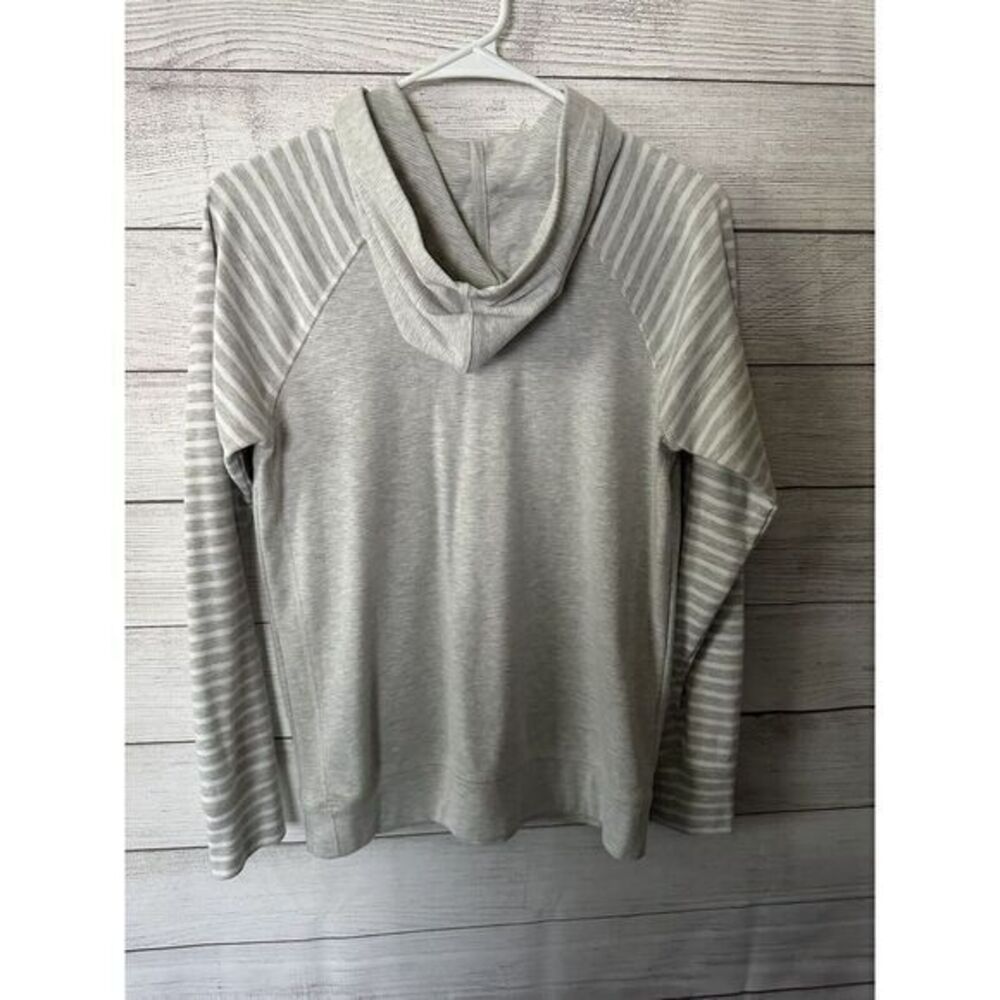 Eddie Bauer  Women's Hoodie Gray White  Pullover Sweatshirt Legend Wash Small‎ - Picture 3 of 3